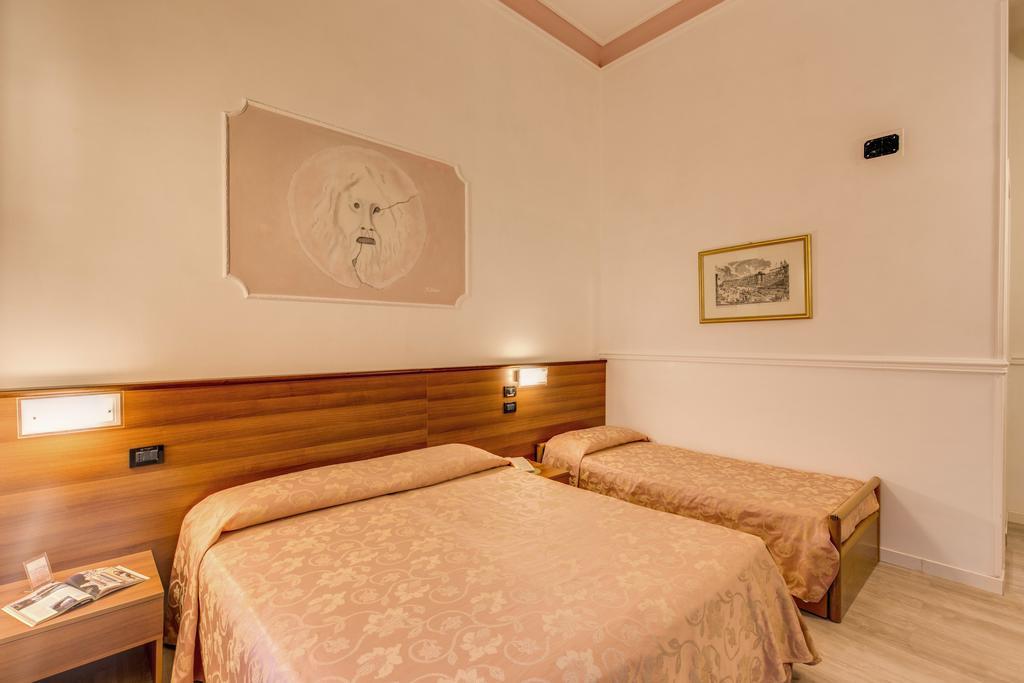 Hotel Martini Róma Szoba fotó