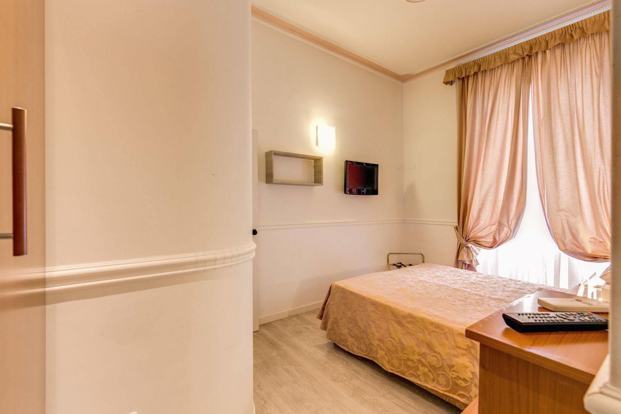 Hotel Martini Róma Kültér fotó